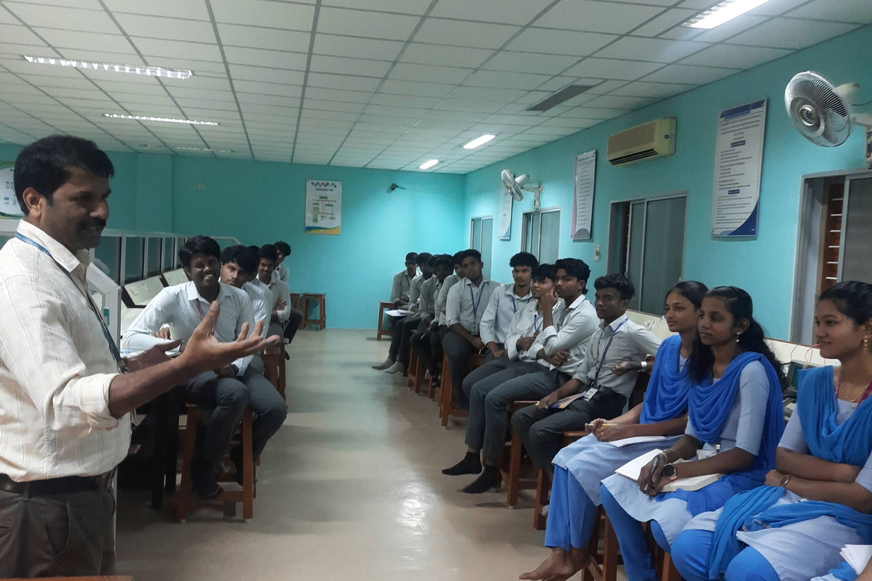 Demonstration session Principals and fundamentals of Antenna Design on 10-01-2026